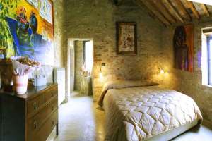 Xtrallusion offers characteristic Bed and Breakfast, B&B, Guest House, Hotel, Albergo and Country Lodge accommodation in Italy. Plus independent self-guided Walking, Adventure, Activity, Skiing and Paragliding Holiday itineraries on the Italian Rivieras, in the Italian Lakes, in the Italian Alps and in some of the most beautiful corners of Italy.